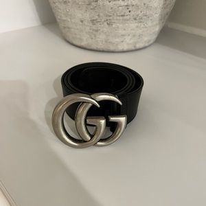 Gucci black leather belt with double G with silver hardware size 80 (xs)